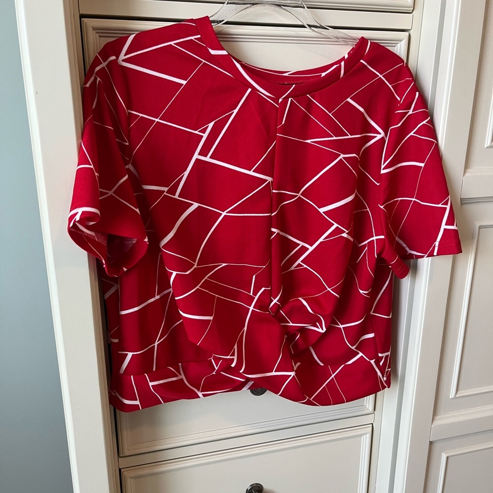 SHEIN red and white cropped top, NWOT, size 2X (US size 16)